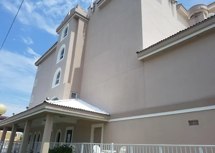 Quality & Ocean Fenwick Hotel 4*