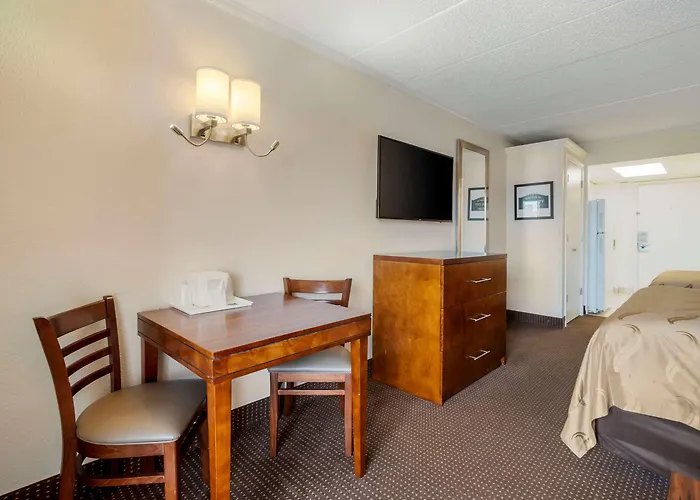 Quality & Ocean Fenwick Hotel 4*